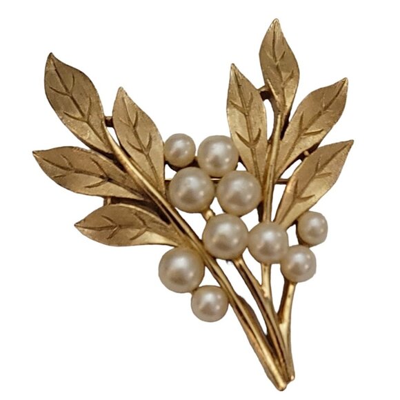 Trifari Crown Over T Gold Tone Faux Pearl Leaf Spray Brooch, Signed K123 - Picture 2 of 9